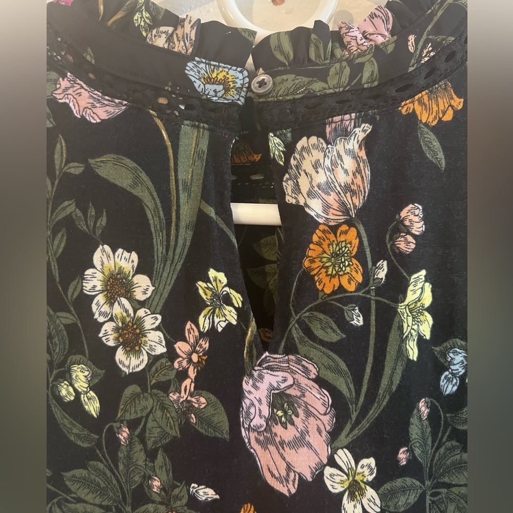 #73 Loft floral top - Picture 8 of 9